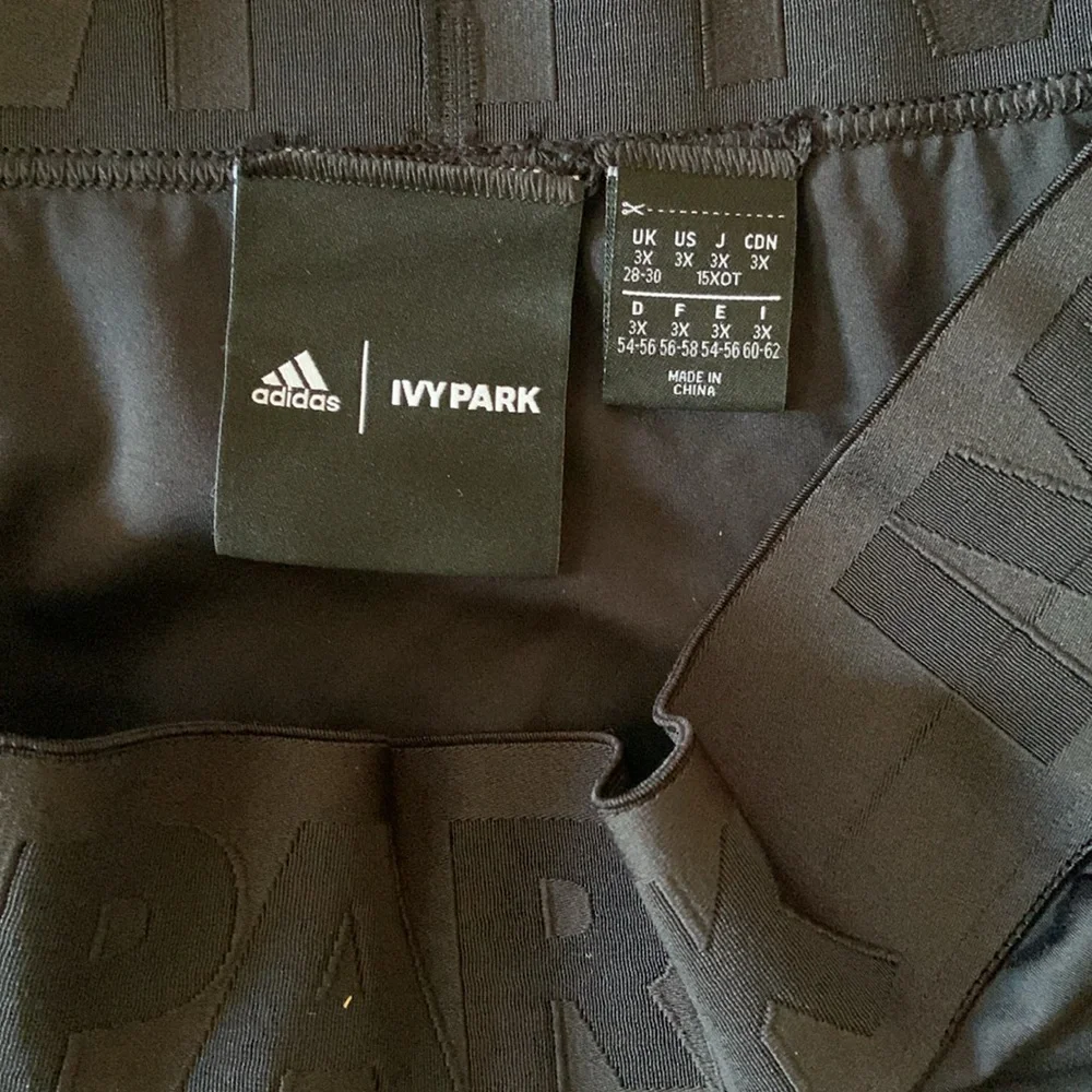 Ivy Park Beyoncé Adidas black gold sports bra 2X AND athletic shorts 3X DRIP 2.2 - Picture 4 of 16